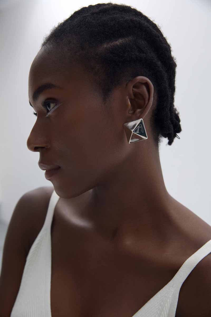 Melsery Black Style
Cone Stud Earrings