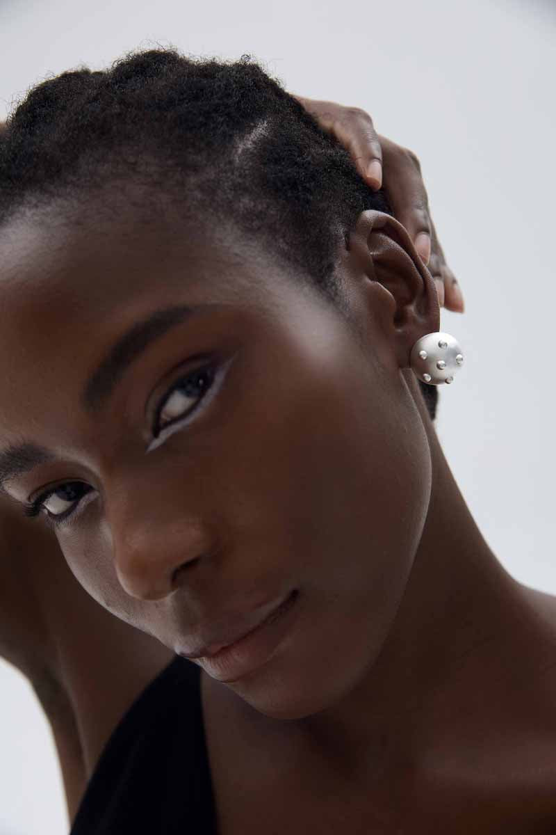Melsery Black Style
Ball With Rivet Stud Earrings
