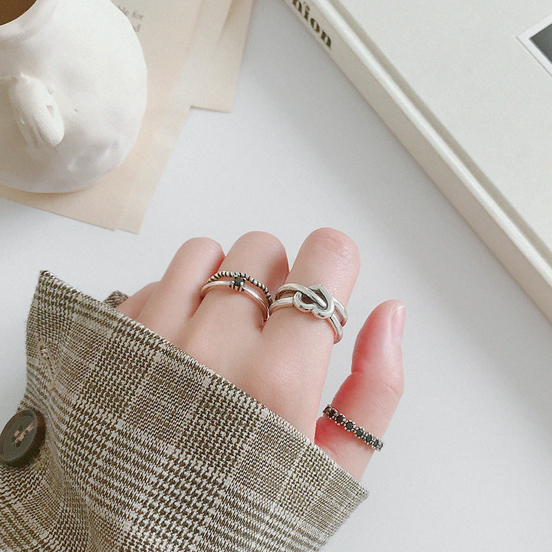 Melsery Retro Hollow Heart Ring